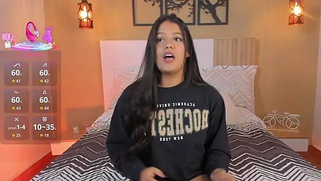 Snapshot of Camila_Bustamante chatting on 09.08.25 Camila Bustamante online show from 09.08.25