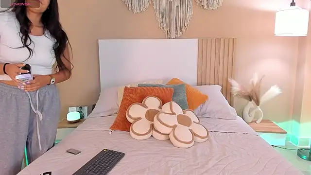 Camila Bustamante online show from 02.18.26