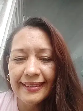 Snapshot of marinita13 chatting on 09.10.25 marinita13 online show from 09.10.25