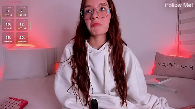 Snapshot of Ellie_lowell chatting on 01.09.26 Ellie lowell online show from 01.09.26