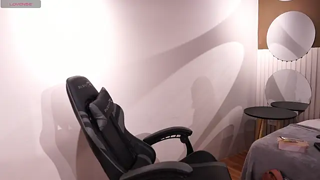 Ariaa Isabell online show from 10.31.25