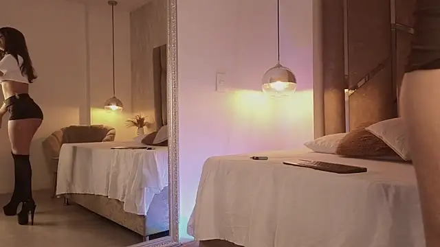 scarlethlux online show from 10.24.25