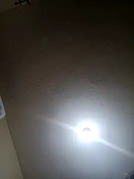 Snapshot of Theredcorazon chatting on 10.27.25 Theredcorazon online show from 10.27.25