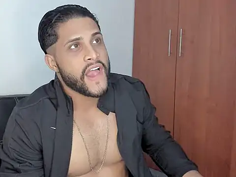 Pier Simons online show from 10.03.25