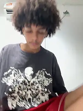 Max Rain online show from 10.24.25