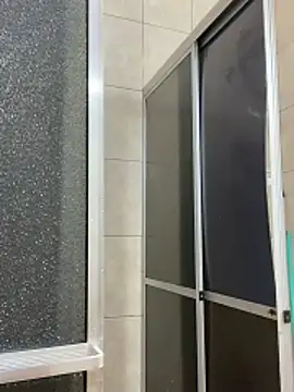 Chloe Leaozinho online show from 10.12.25