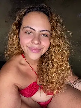 Snapshot of Chloe_Leaozinho chatting on 04.18.26 Chloe Leaozinho online show from 04.18.26