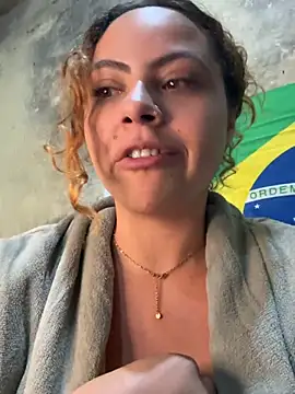 Snapshot of Chloe_Leaozinho chatting on 06.14.26 Chloe Leaozinho online show from 06.14.26