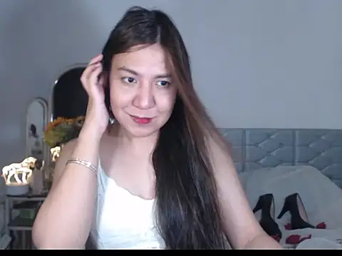 Snapshot of stellahugeX chatting on 10.11.25 stellahugeX online show from 10.11.25