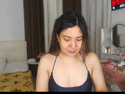 stellahugeX online show from 04.19.26