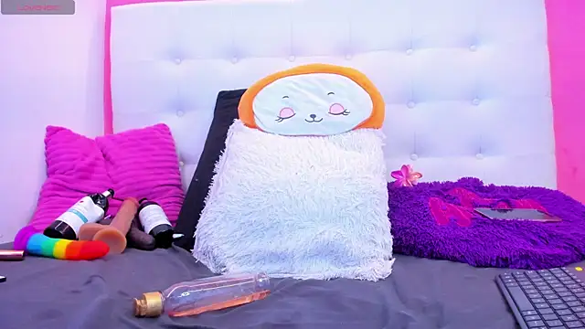 Willow Wright online show from 10.28.25