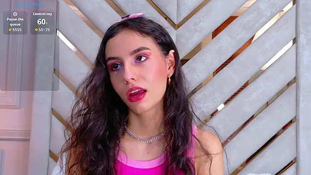 Sarah-Grace online show from 09.13.25