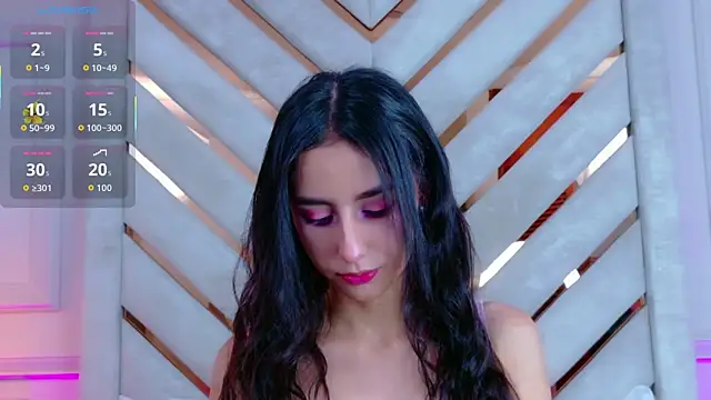 Sarah-Grace online show from 12.05.25