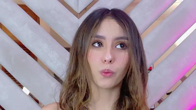 Sarah-Grace online show from 04.21.26