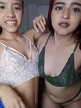 Snapshot of nea-dulce chatting on 10.18.25 nea-dulce online show from 10.18.25