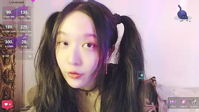 Snapshot of Etherealcat33 chatting on 10.16.25 Etherealcat33 online show from 10.16.25