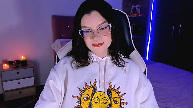 Snapshot of OphelianaRose33 chatting on 09.21.25 OphelianaRose33 online show from 09.21.25