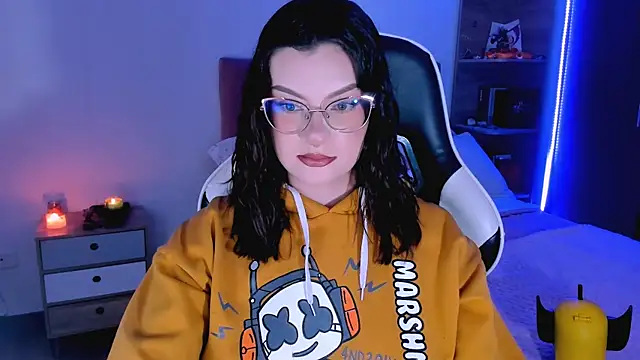 Snapshot of OphelianaRose33 chatting on 09.23.25 OphelianaRose33 online show from 09.23.25