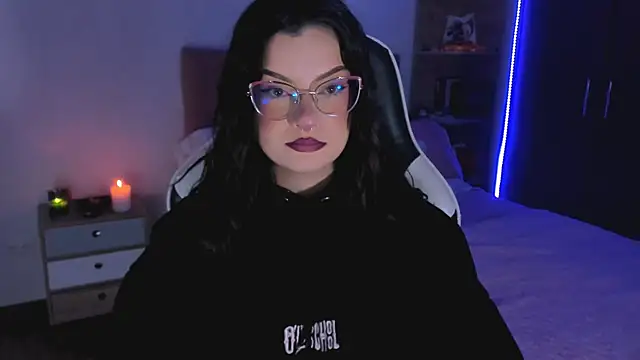 Snapshot of OphelianaRose33 chatting on 10.03.25 OphelianaRose33 online show from 10.03.25