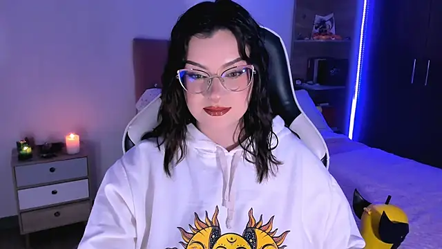 Snapshot of OphelianaRose33 chatting on 10.03.25 OphelianaRose33 online show from 10.03.25