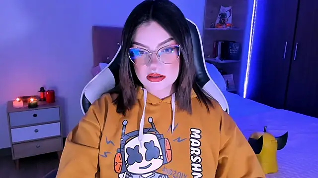 OphelianaRose33 online show from 11.22.25