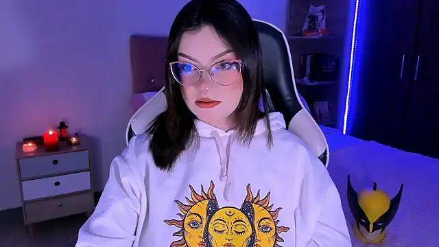 OphelianaRose33 online show from 11.25.25