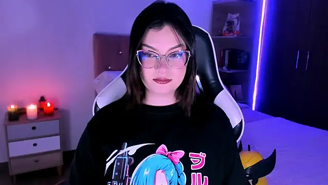 OphelianaRose33 online show from 11.30.25