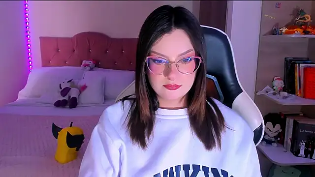 OphelianaRose33 online show from 02.17.26