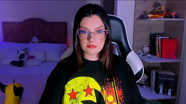 OphelianaRose33 online show from 02.21.26