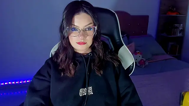 OphelianaRose33 online show from 04.23.26