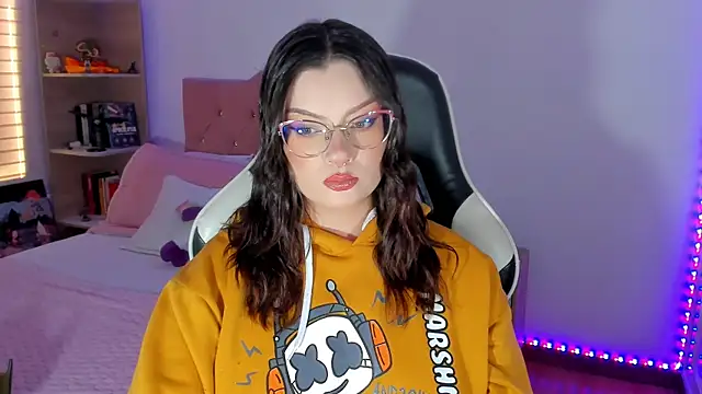 OphelianaRose33 online show from 06.01.26