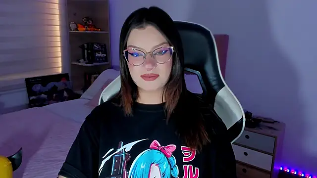 OphelianaRose33 online show from 06.06.26