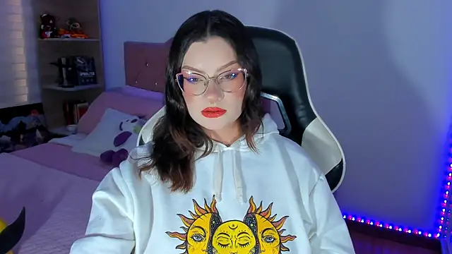 OphelianaRose33 online show from 06.09.26