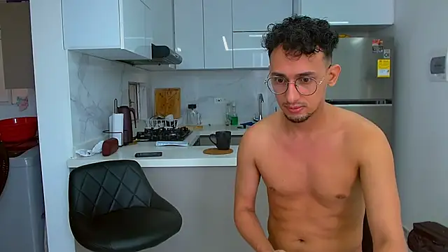 Snapshot of twoboyssex chatting on 10.04.25 twoboyssex online show from 10.04.25