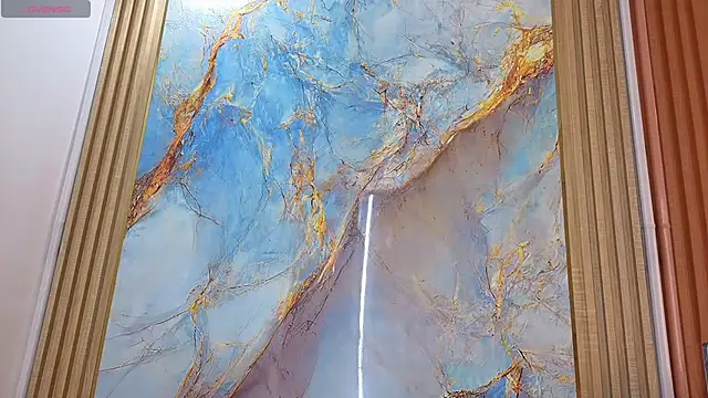 Victoriia Smiths aws online show from 11.03.25