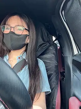 Linh 2004 online show from 09.30.25