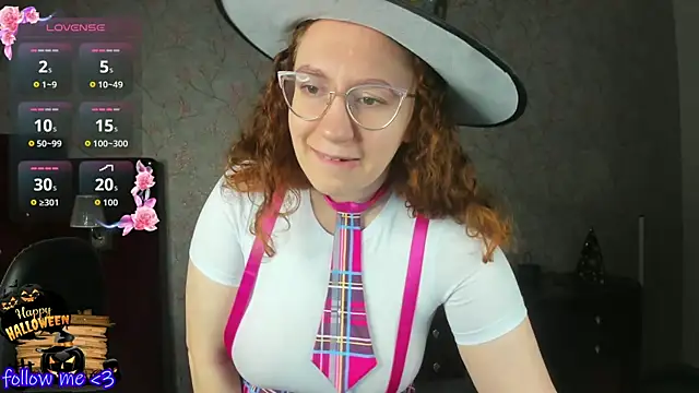 Snapshot of ellie_coy_ chatting on 10.27.25 ellie coy online show from 10.27.25