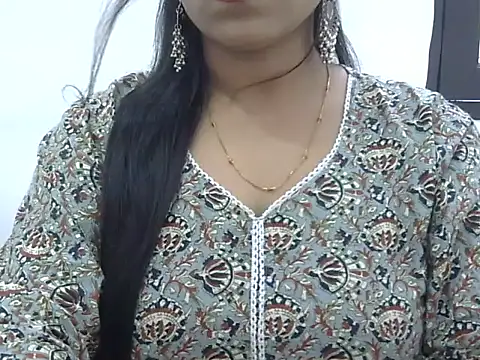 Snapshot of LIYO_ chatting on 10.16.25 LIYO online show from 10.16.25