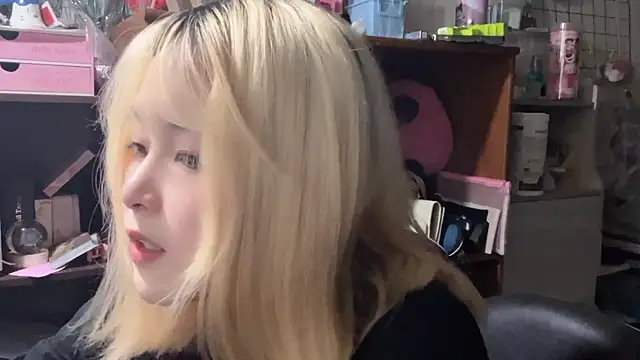 luna51888 online show from 10.14.25