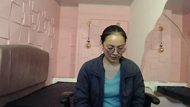 Snapshot of katalina07_1 chatting on 09.19.25 katalina07 1 online show from 09.19.25