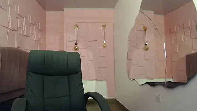 Snapshot of katalina07_1 chatting on 09.23.25 katalina07 1 online show from 09.23.25