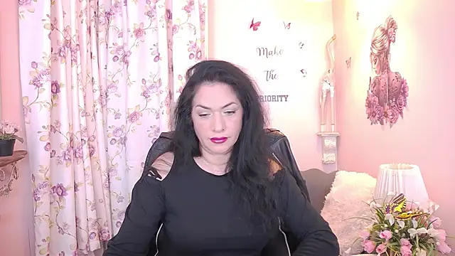 Snapshot of MyLovOne chatting on 01.16.26 MyLovOne online show from 01.16.26