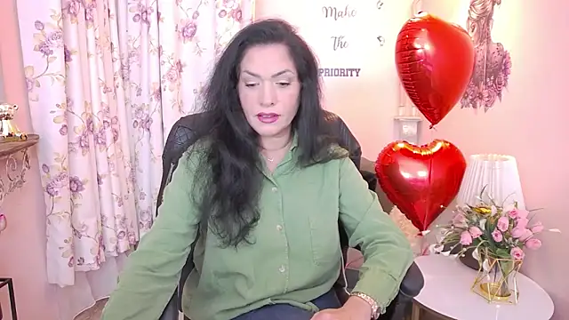 Snapshot of MyLovOne chatting on 02.13.26 MyLovOne online show from 02.13.26