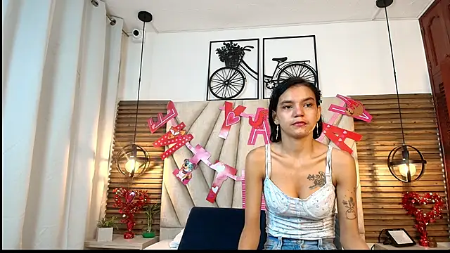 Snapshot of Cinthiabaker chatting on 09.25.25 Cinthiabaker online show from 09.25.25