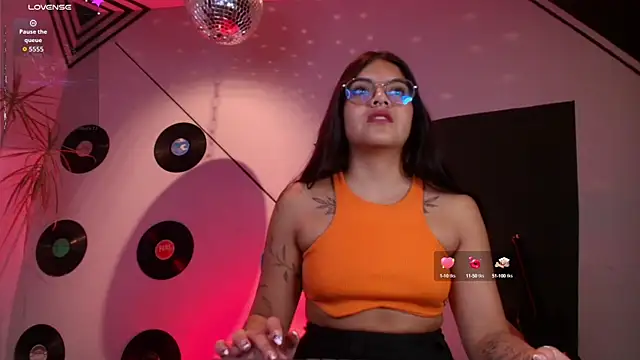 Lilith and Khloe online show from 09.20.25