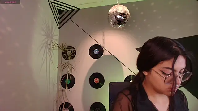 Lilith and Khloe online show from 10.19.25