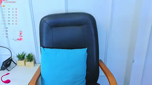 Kuro Ren online show from 10.13.25