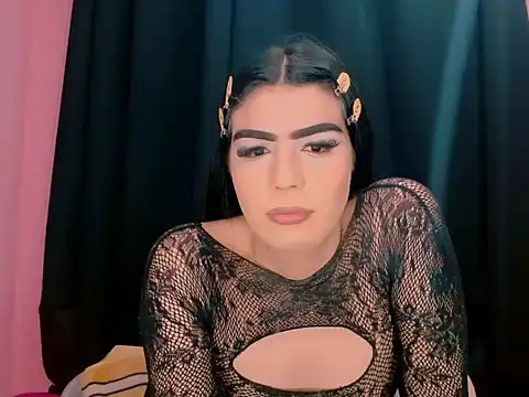 Snapshot of _crystal23_ chatting on 09.30.25  crystal23  online show from 09.30.25