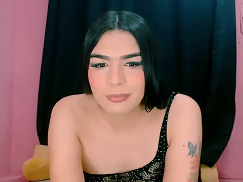 Snapshot of _crystal23_ chatting on 10.18.25  crystal23  online show from 10.18.25