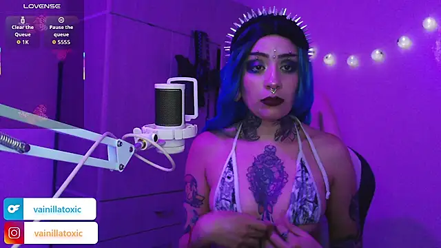 Snapshot of vainilla_doll chatting on 01.16.26 vainilla doll online show from 01.16.26